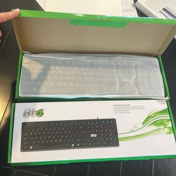 2 NEW BT Wired Keyboards New in Boxes - Picture 1 of 5